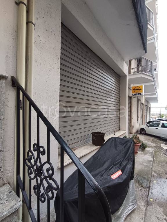 locale commerciale in vendita a Reggio di Calabria in zona Santa Caterina