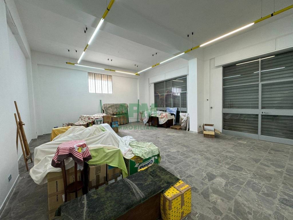 negozio in vendita a Reggio di Calabria in zona Santa Caterina