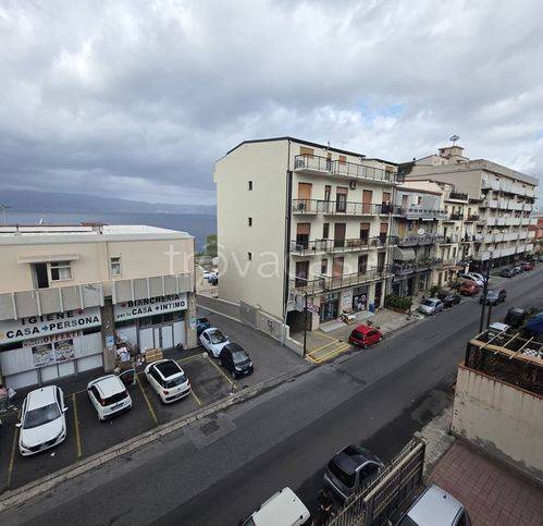appartamento in vendita a Reggio di Calabria in zona Sbarre