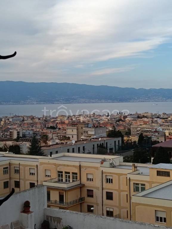 appartamento in vendita a Reggio di Calabria in zona Modena