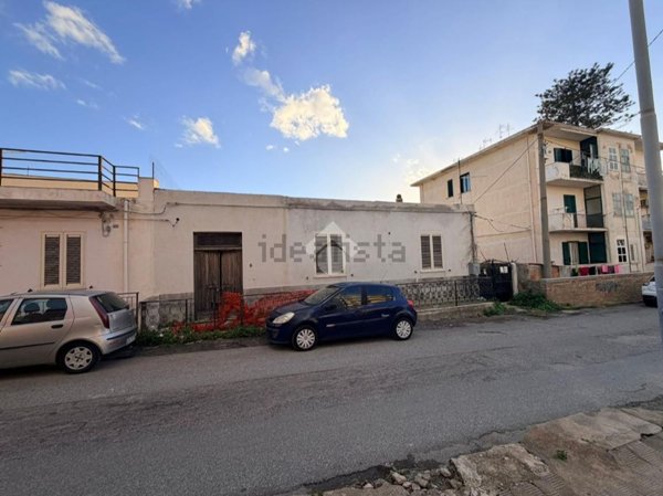 casa indipendente in vendita a Reggio di Calabria in zona San Gregorio