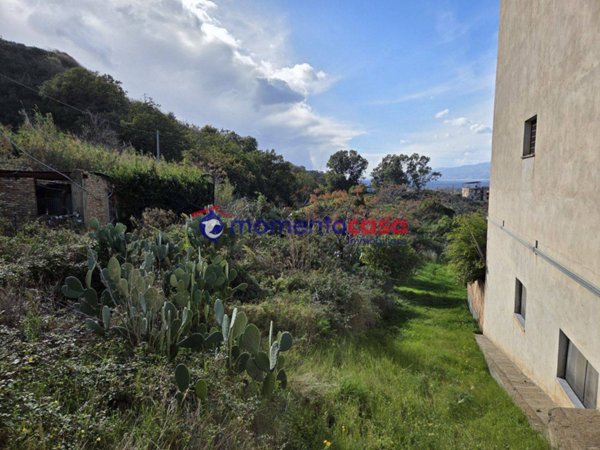 negozio in vendita a Reggio di Calabria in zona Catona