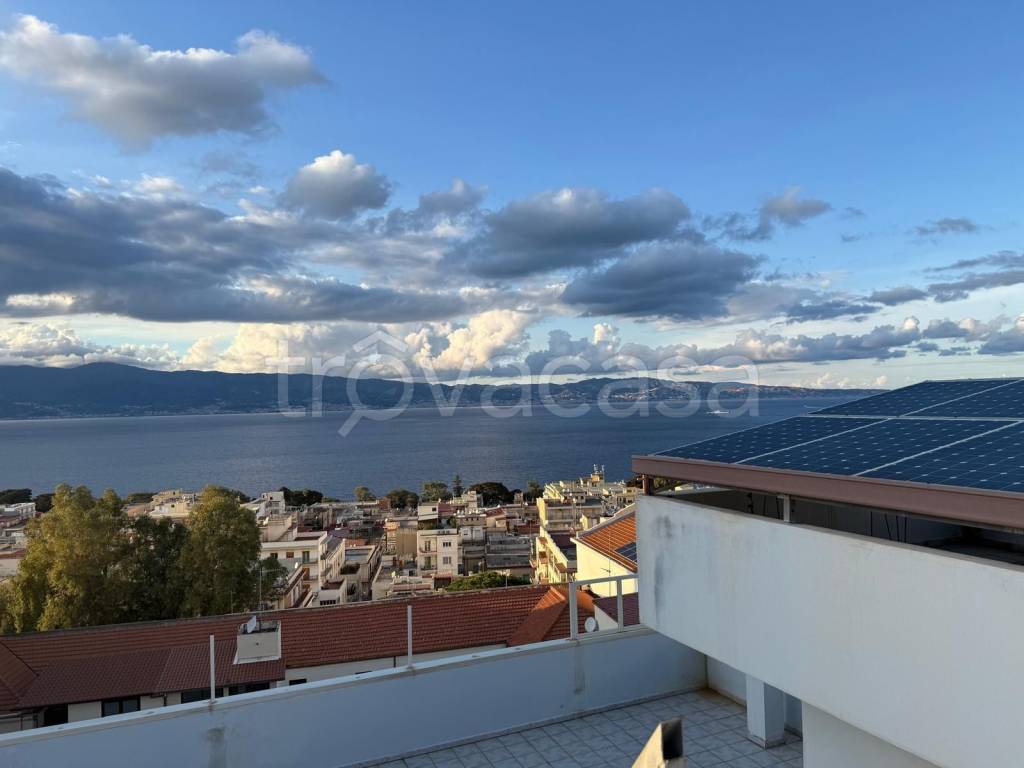 casa indipendente in vendita a Reggio di Calabria in zona Spirito Santo