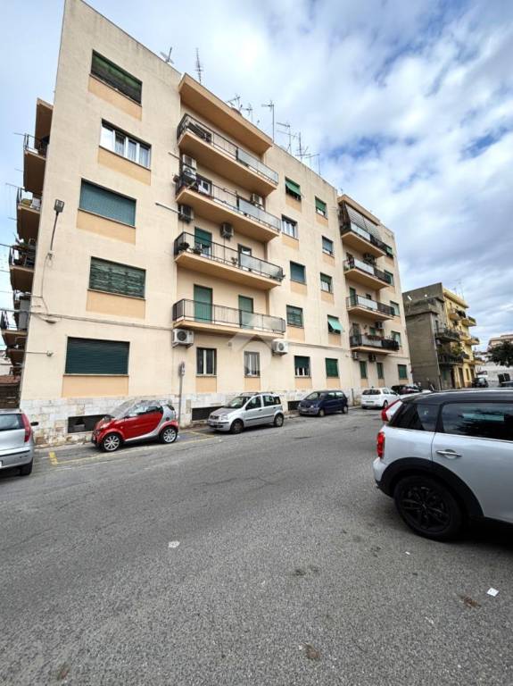appartamento in vendita a Reggio di Calabria in zona Sbarre