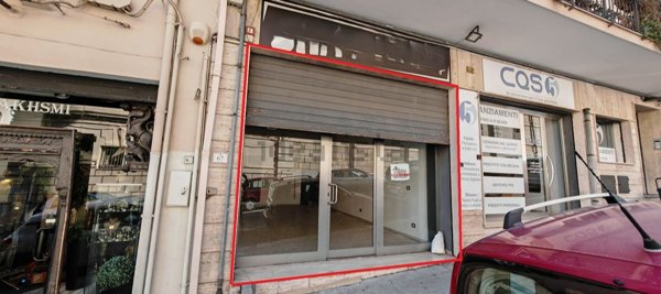 locale commerciale in vendita a Reggio di Calabria in zona Centro Storico