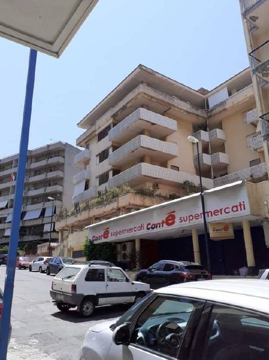 negozio in vendita a Reggio di Calabria in zona Tremulini