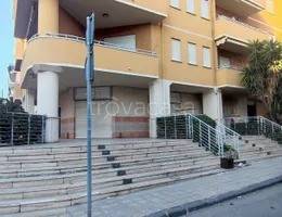 negozio in vendita a Reggio di Calabria in zona Stadio