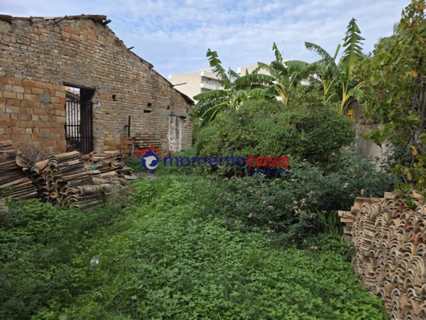 terreno edificabile in vendita a Reggio di Calabria in zona Pellaro