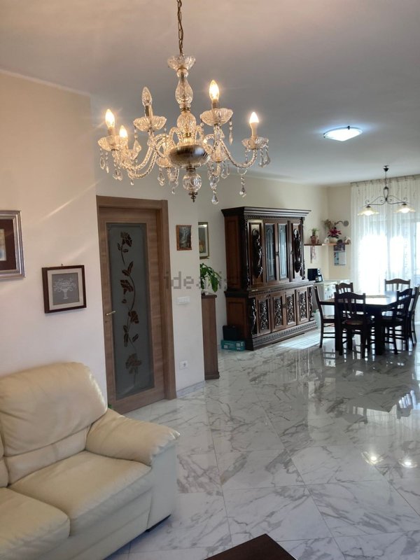 appartamento in vendita a Reggio di Calabria in zona Sbarre