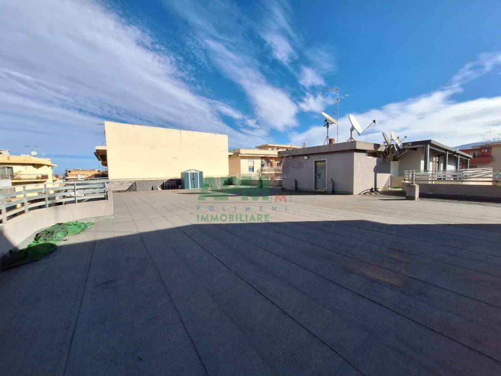 negozio in vendita a Reggio di Calabria in zona Sbarre