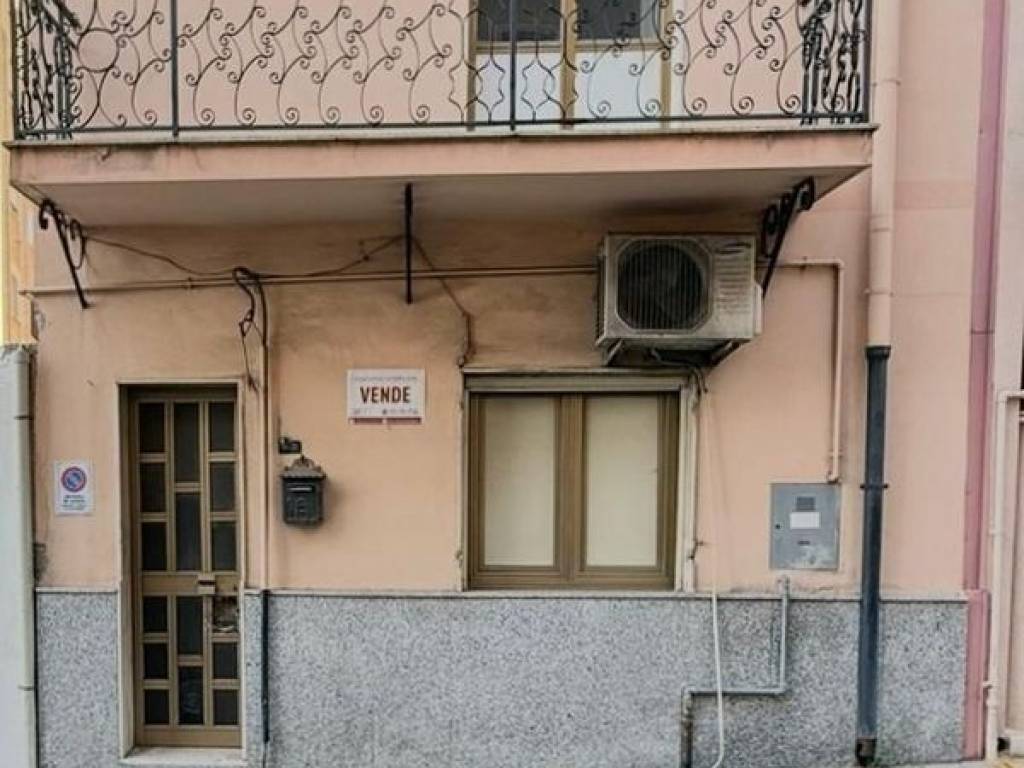 intera palazzina in vendita a Reggio di Calabria in zona Sbarre