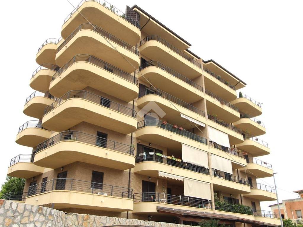appartamento in vendita a Reggio di Calabria in zona Catona