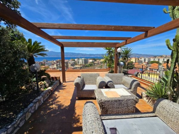 appartamento in vendita a Reggio di Calabria in zona Gallico Marina