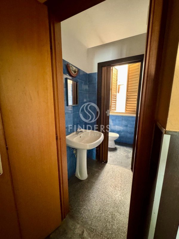 negozio in vendita a Reggio di Calabria in zona Centro Storico