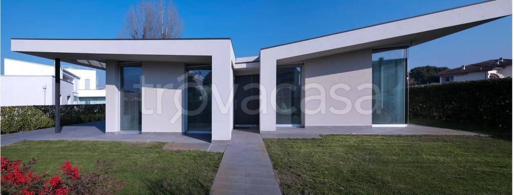 casa indipendente in vendita a Reggio di Calabria in zona Spirito Santo