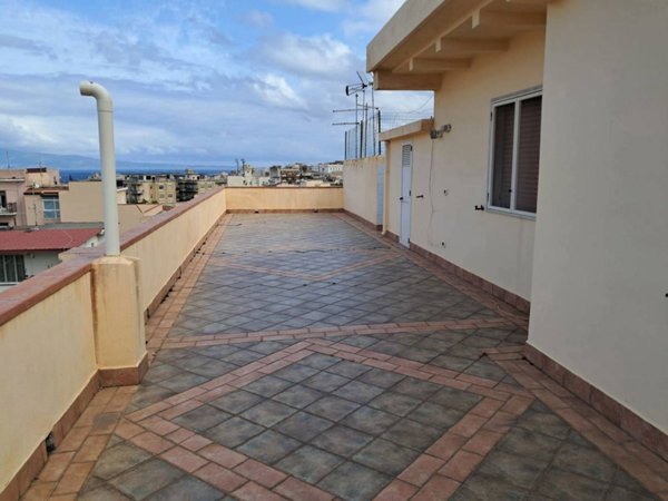appartamento in vendita a Reggio di Calabria in zona Sbarre