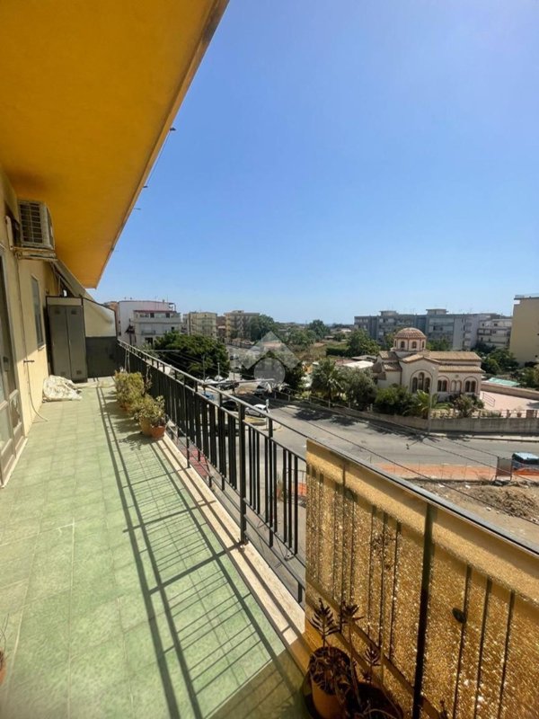 appartamento in vendita a Reggio di Calabria in zona Sbarre