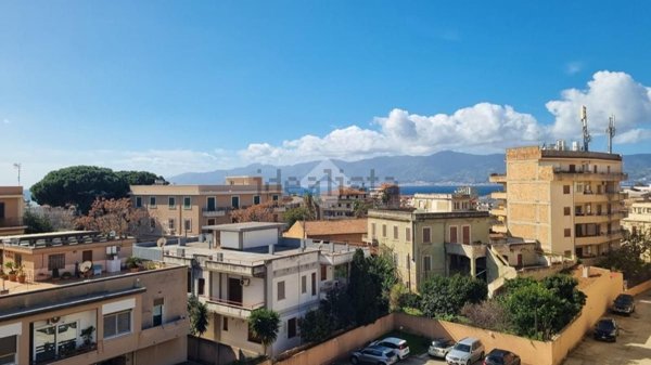 appartamento in vendita a Reggio di Calabria in zona Catona