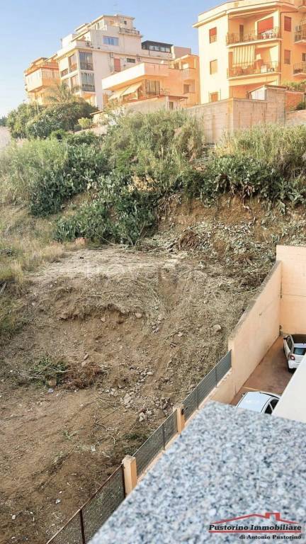 casa indipendente in vendita a Reggio di Calabria in zona Sbarre