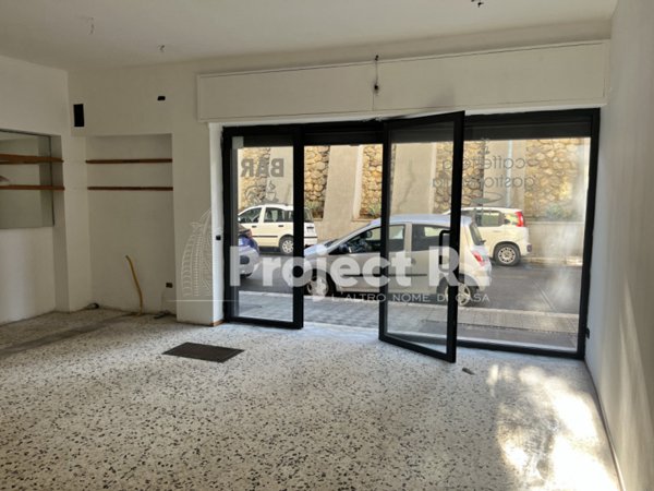 negozio in vendita a Reggio di Calabria in zona Centro Storico