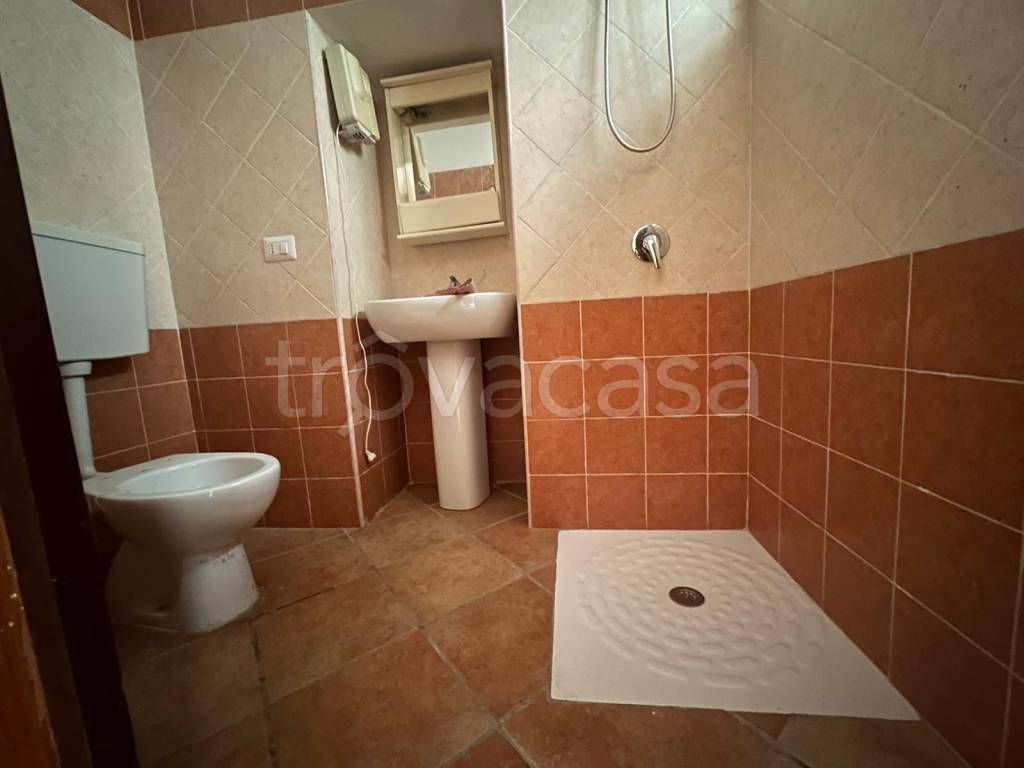 negozio in vendita a Reggio di Calabria in zona Spirito Santo