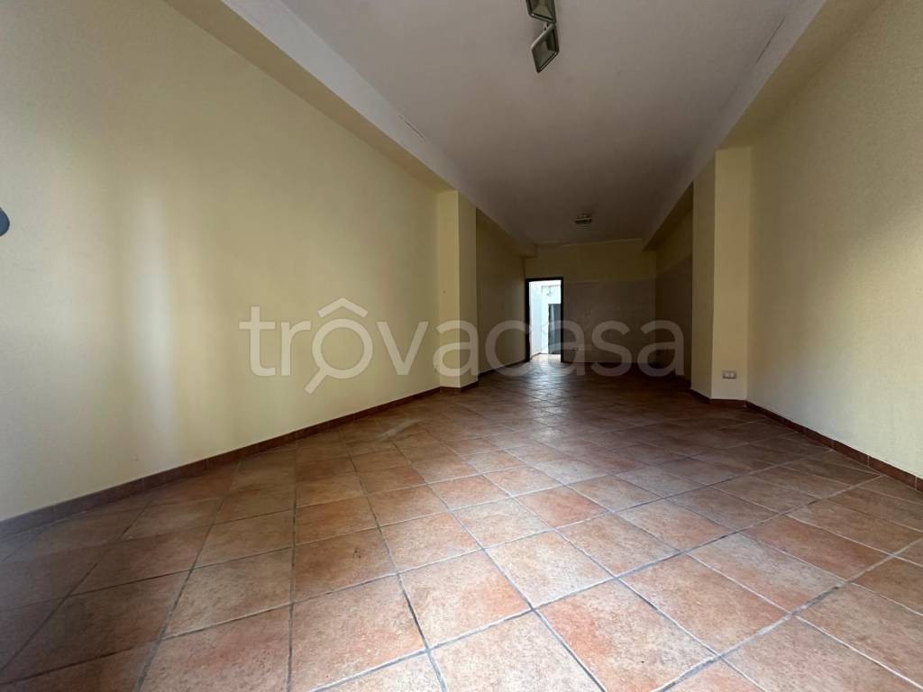 negozio in vendita a Reggio di Calabria in zona Trabocchetto