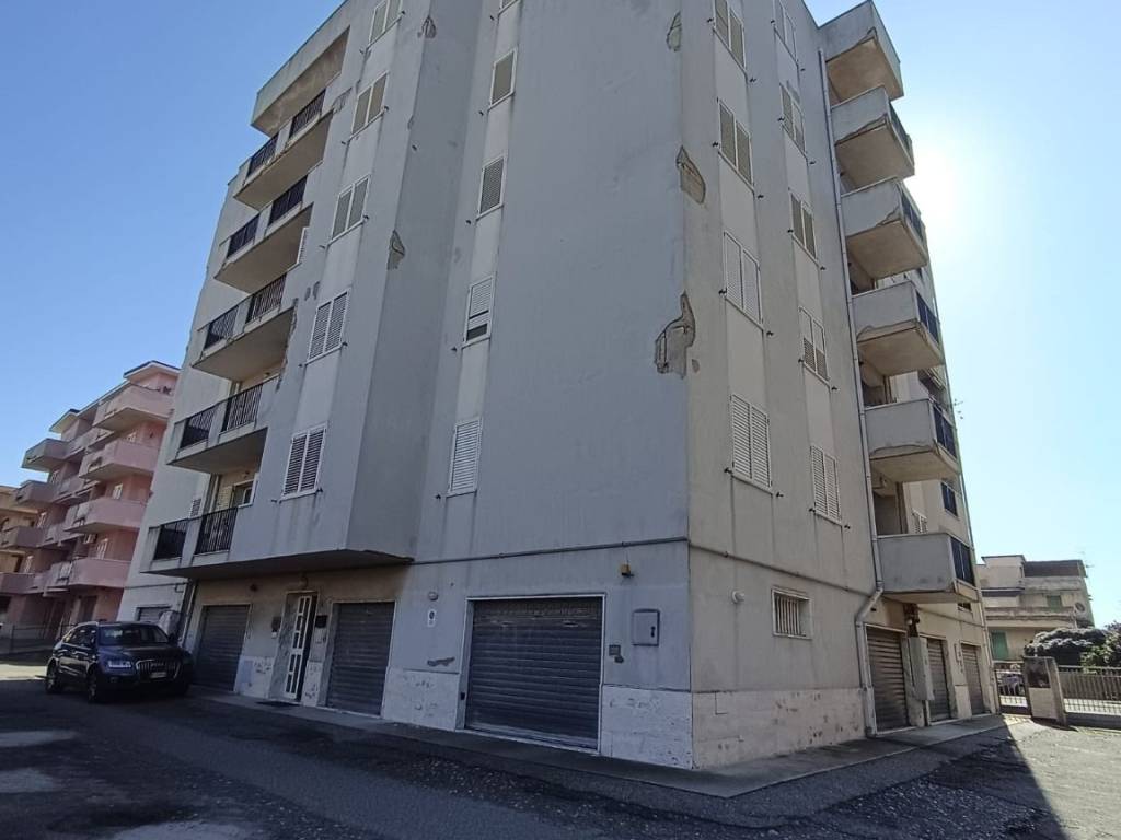 appartamento in vendita a Reggio di Calabria in zona Catona