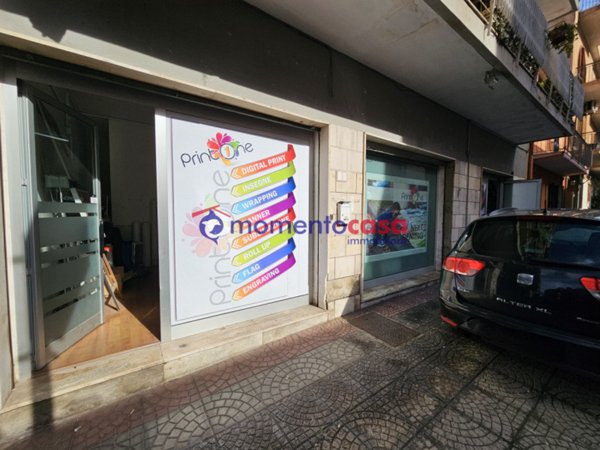 negozio in vendita a Reggio di Calabria in zona Gebbione