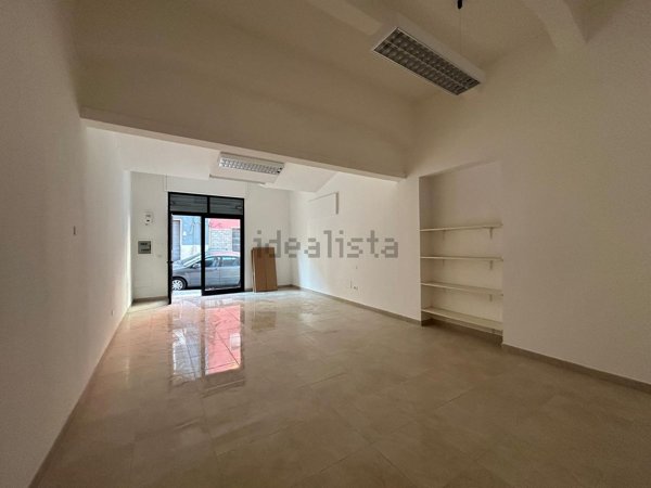 locale commerciale in vendita a Reggio di Calabria in zona Centro Storico