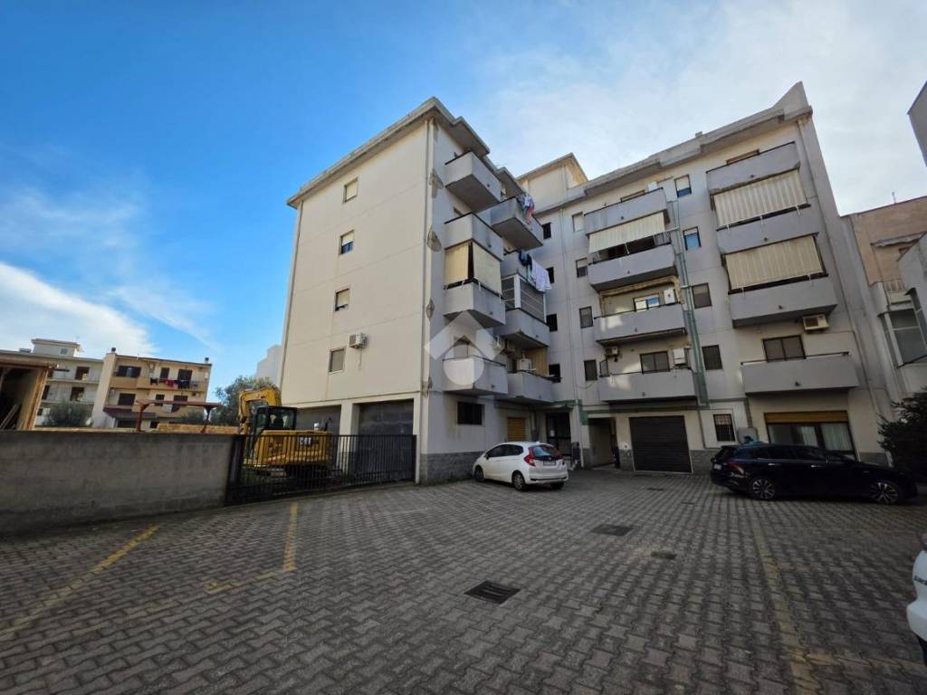 appartamento in vendita a Reggio di Calabria in zona Modena