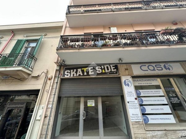 negozio in vendita a Reggio di Calabria in zona Centro Storico