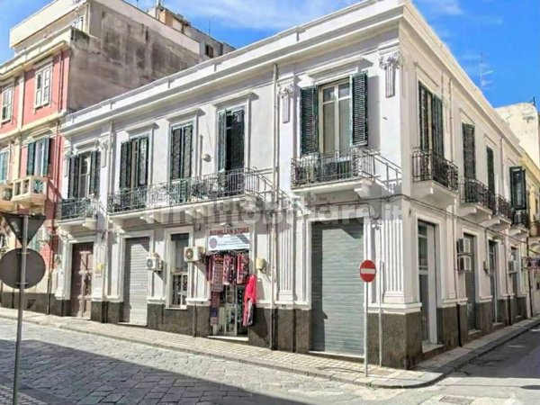 locale di sgombero in vendita a Reggio di Calabria in zona Centro Storico