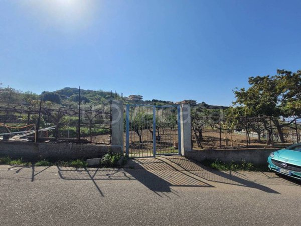 terreno edificabile in vendita a Reggio di Calabria in zona Pellaro