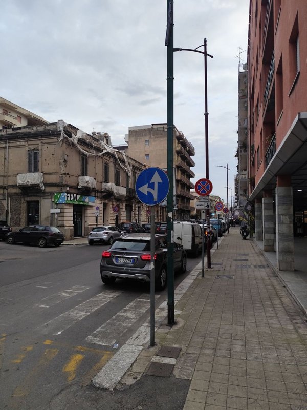 locale commerciale in vendita a Reggio di Calabria in zona Santa Caterina