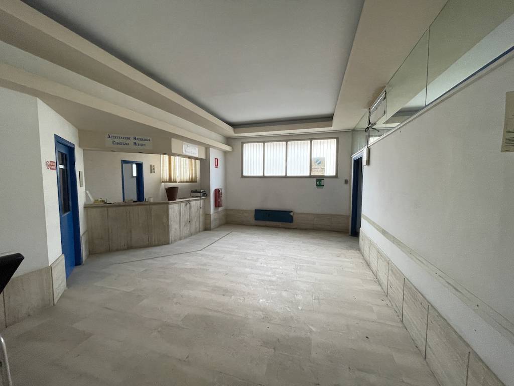 locale commerciale in vendita a Reggio di Calabria