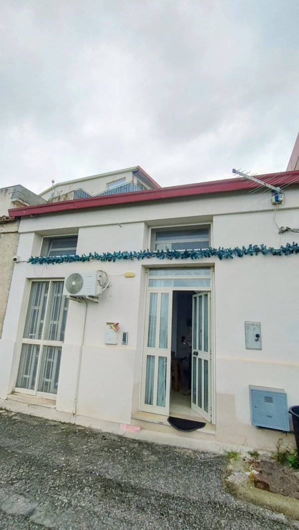 casa indipendente in vendita a Reggio di Calabria in zona Pellaro