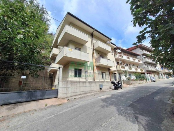 casa indipendente in vendita a Reggio di Calabria in zona Armo