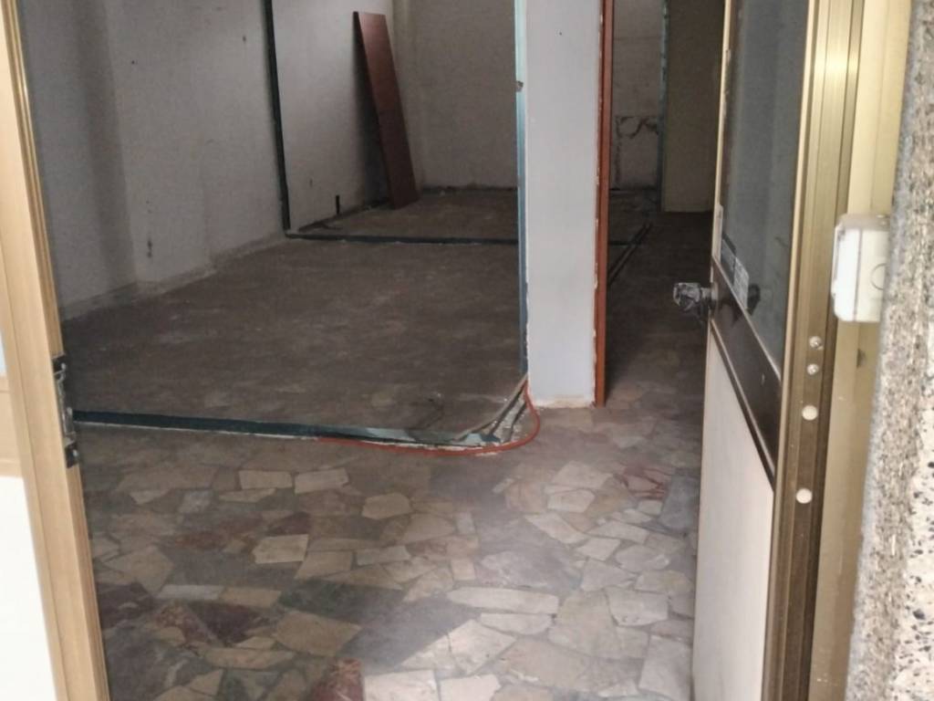 locale commerciale in vendita a Reggio di Calabria in zona Stadio