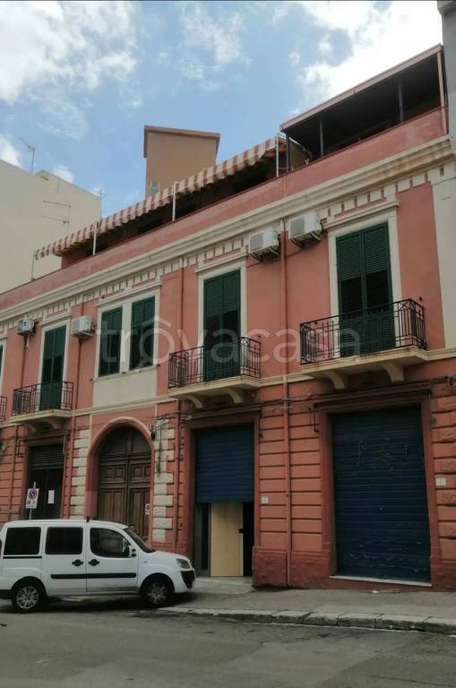 negozio in vendita a Reggio di Calabria in zona Centro Storico