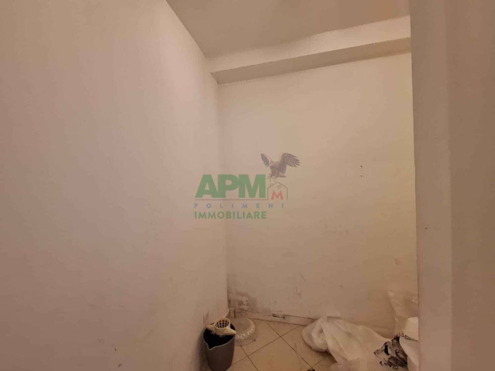 locale commerciale in vendita a Reggio di Calabria in zona Catona