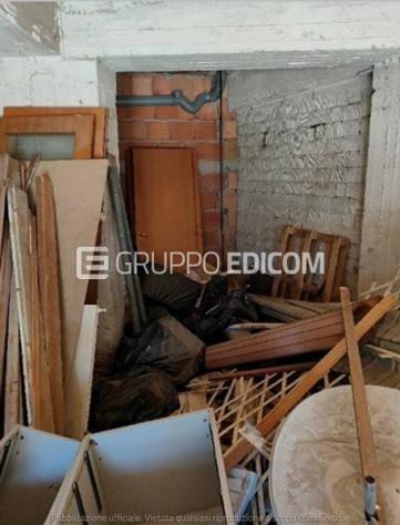 locale commerciale in vendita a Reggio di Calabria