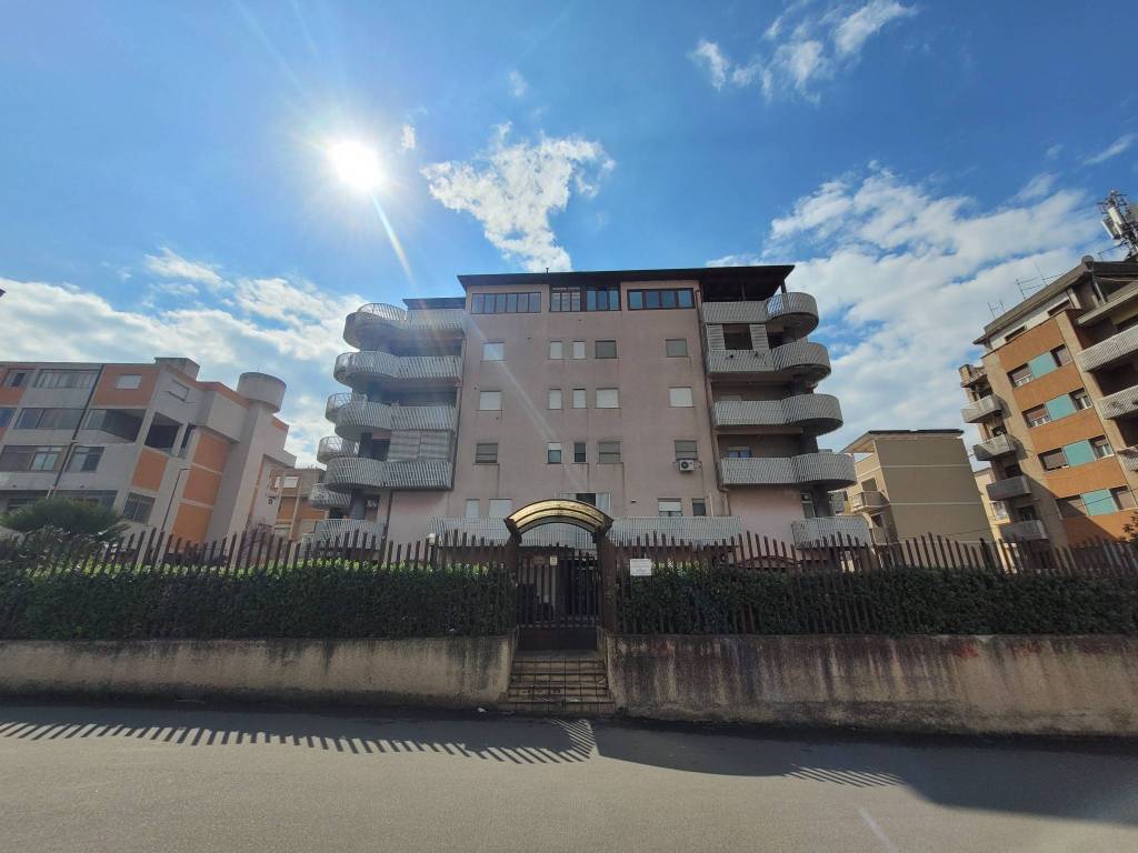 appartamento in vendita a Reggio di Calabria in zona Sbarre