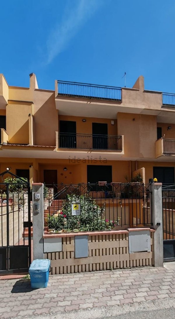casa indipendente in vendita a Reggio di Calabria in zona Sbarre
