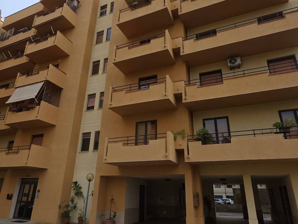 appartamento in vendita a Reggio di Calabria in zona Modena