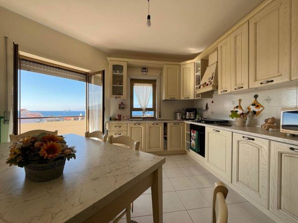 appartamento in vendita a Reggio di Calabria in zona Gallico Marina