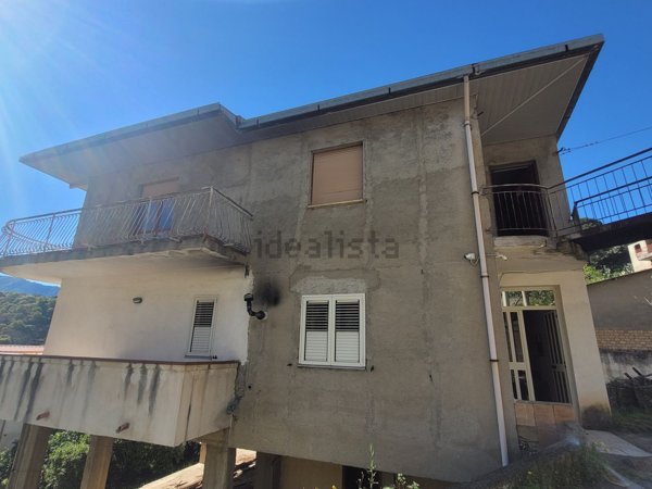 appartamento in vendita a Reggio di Calabria in zona Cannavò