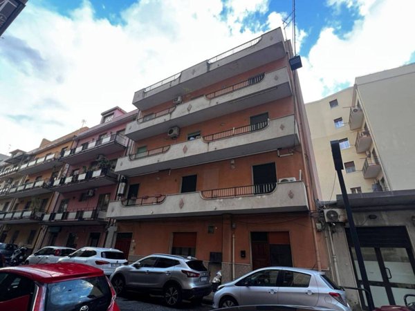 appartamento in vendita a Reggio di Calabria in zona Sbarre