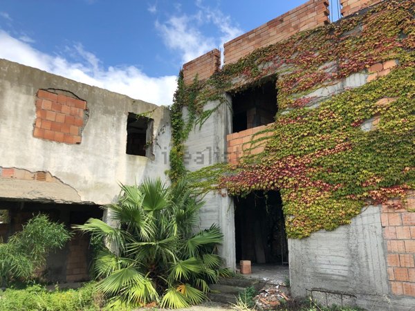 casa indipendente in vendita a Reggio di Calabria in zona Rione Ferrovieri