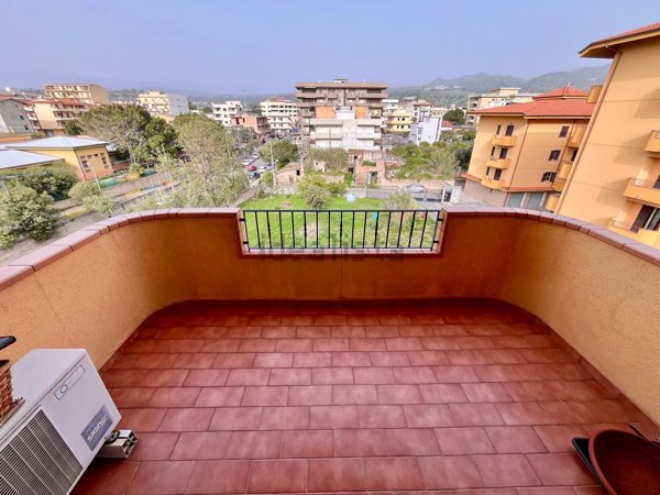 appartamento in vendita a Reggio di Calabria in zona Gallico Marina