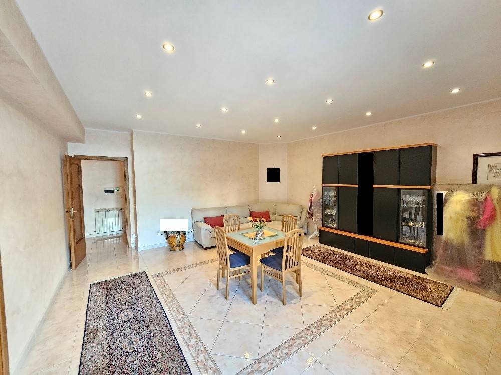 appartamento in vendita a Reggio di Calabria in zona Modena